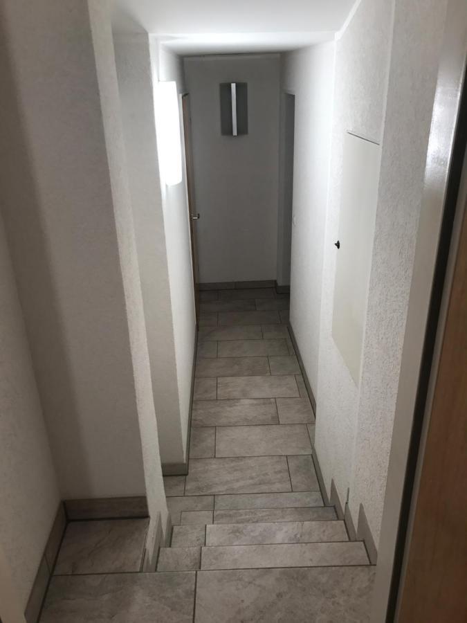 Ruhige Souterrainwohnung Леверкузен Стая снимка